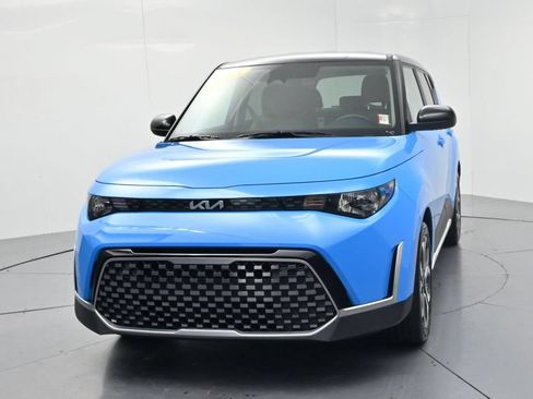Certified 2025 Kia Soul EX FWD image 3