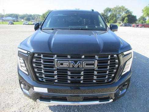New 2026 GMC Yukon Denali Ultimate AWD/4WD image 10