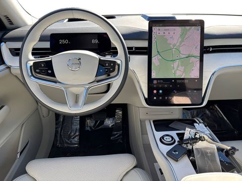 New 2025 Volvo EX90 Ultra w/ Protection Package Premier image 8