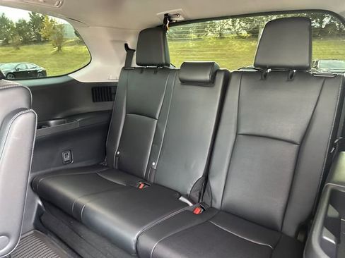 Used 2024 Toyota Grand Highlander Limited AWD/4WD image 23