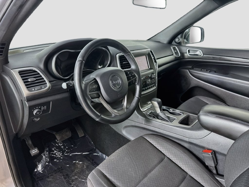 Used 2019 Jeep Grand Cherokee Laredo AWD/4WD image 10