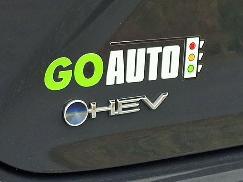 Used 2025 Toyota Camry LE image 33