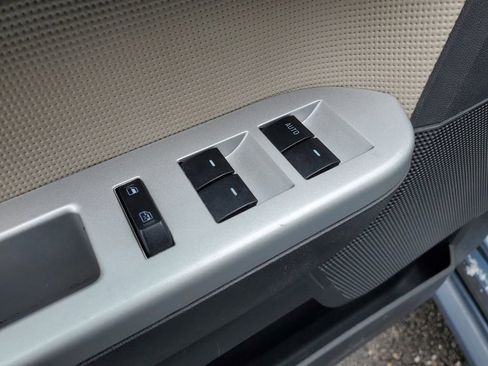 Used 2010 Mercury Mariner Premier image 20