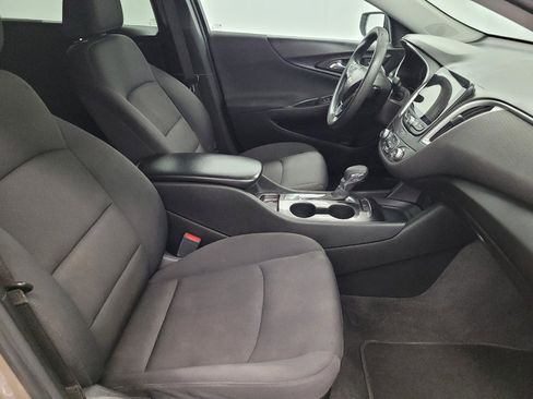 Used 2022 Chevrolet Malibu LS FWD image 21