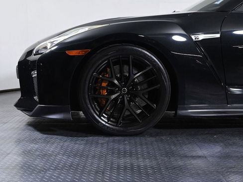 Used 2018 Nissan GT-R Premium w/ Premium Interior Package AWD/4WD image 25