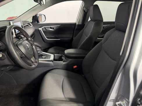 Used 2025 Toyota RAV4 XLE AWD/4WD image 21