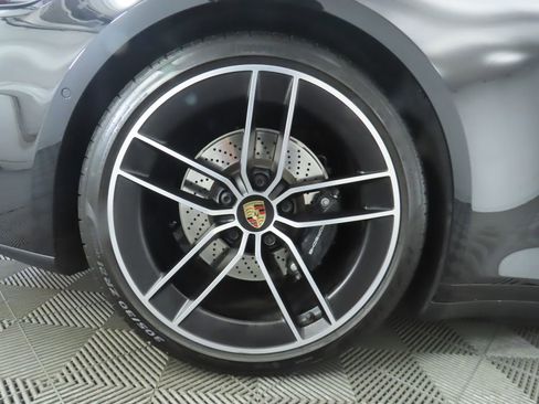 Used 2025 Porsche 911 Carrera image 38