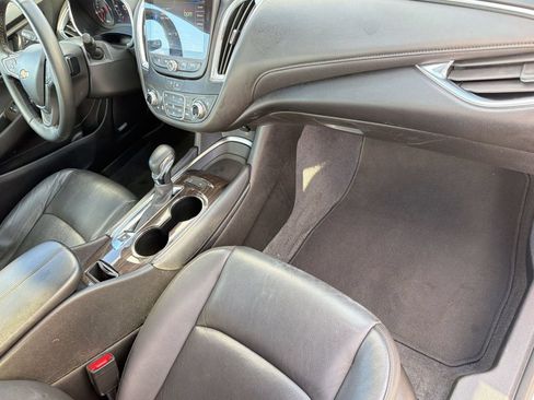Used 2024 Chevrolet Malibu LT FWD image 34