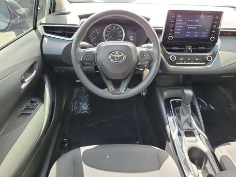 Used 2020 Toyota Corolla LE FWD image 12