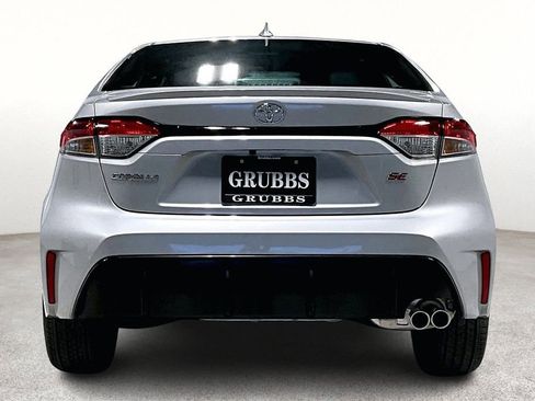 Used 2025 Toyota Corolla SE image 6