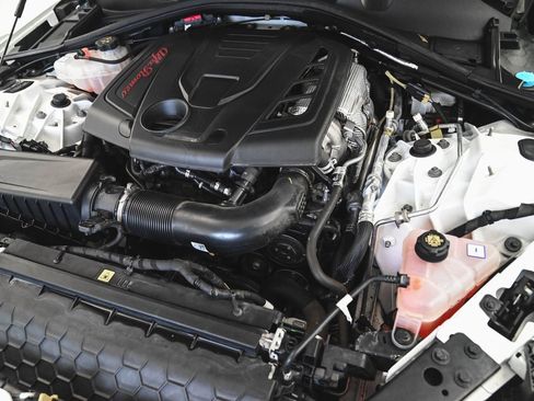 Used 2022 Alfa Romeo Giulia Veloce image 38