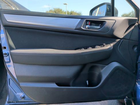 Used 2019 Subaru Outback 2.5i Premium image 27