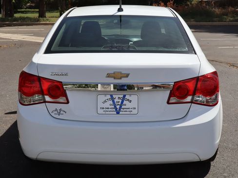 Used 2012 Chevrolet Cruze LS FWD image 6