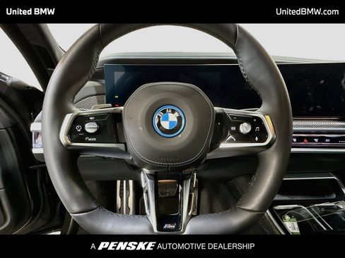 Used 2023 BMW i7 xDrive60 AWD/4WD image 6