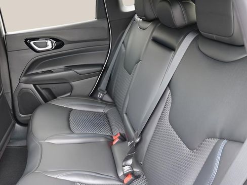 New 2026 Jeep Compass Latitude image 15