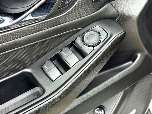 Used 2023 Chevrolet Traverse Premier w/ Redline Edition image 16