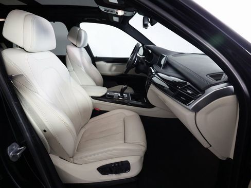 Used 2018 BMW X5 xDrive50i w/ M Sport Package image 10