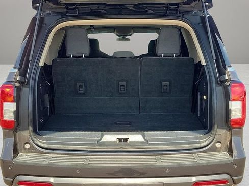 Used 2022 Ford Expedition XLT RWD image 11