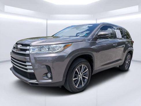 Used 2019 Toyota Highlander XLE FWD image 7