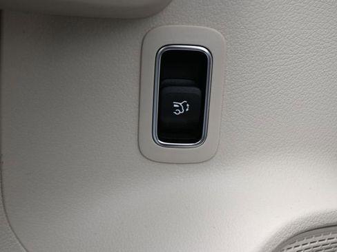 New 2026 Mercedes-Benz GLB 250 image 18