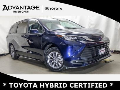 Certified 2022 Toyota Sienna LE w/ LE Plus Package