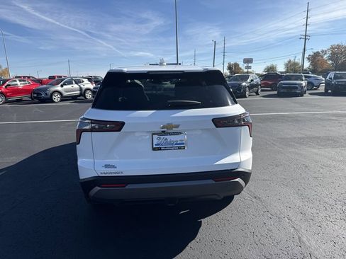 Used 2025 Chevrolet Equinox LT w/ Safety and Technology Package image 6