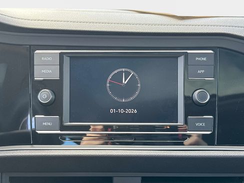 Certified 2023 Volkswagen Jetta SE w/ Panoramic Sunroof Package image 19