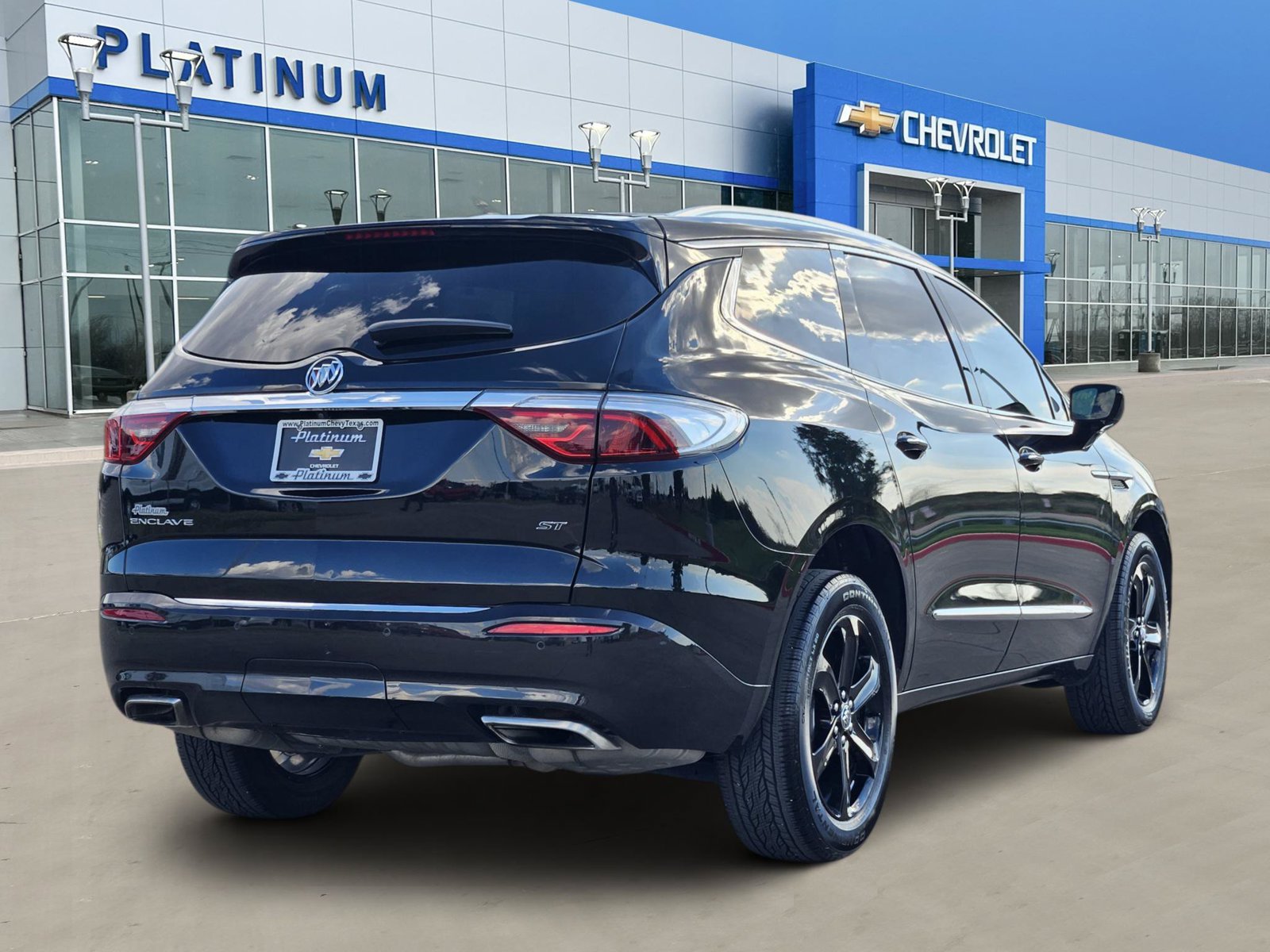 Used 2024 Buick Enclave Essence w/ Experience Buick Package FWD image 5