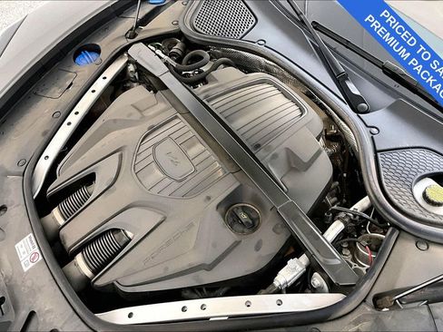 Used 2025 Porsche Panamera 4 w/ Premium Package image 42