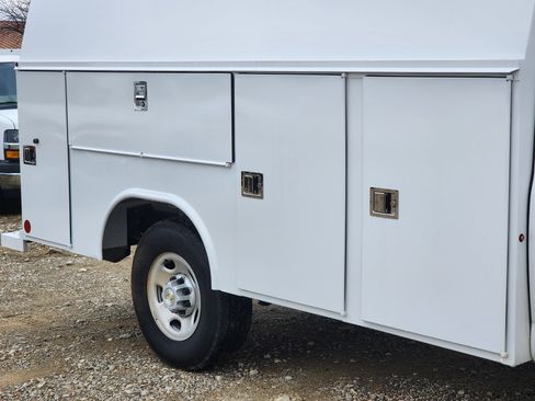 New 2025 Chevrolet Express 3500 w/ Power Convenience Package RWD image 8