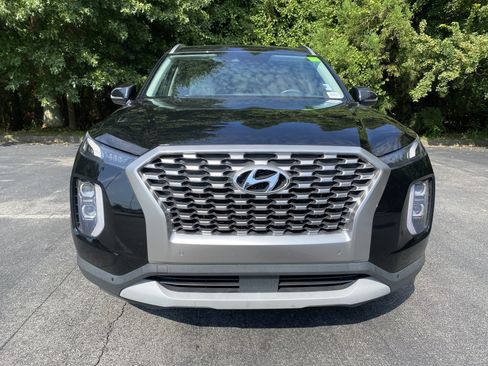 Used 2022 Hyundai Palisade SEL w/ Premium Package FWD image 3