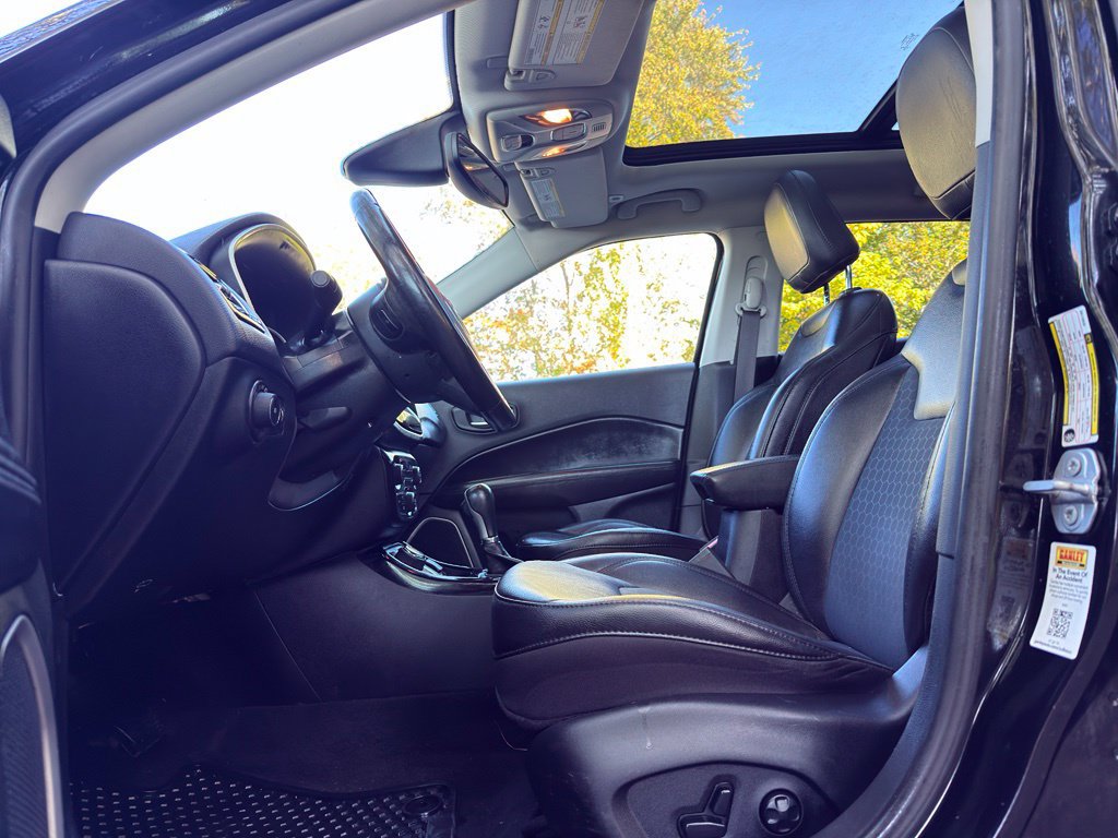 Used 2019 Jeep Compass Latitude AWD/4WD image 18