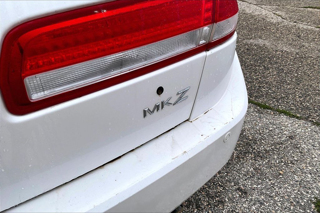 Used 2012 Lincoln MKZ FWD image 6