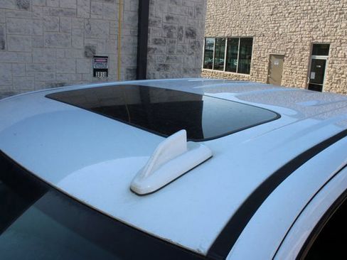 Used 2021 GMC Sierra 1500 AT4 w/ Technology Package image 4