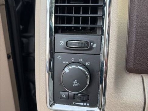 Used 2017 RAM 1500 Laramie w/ Convenience Group image 13