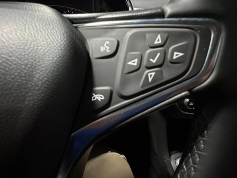 Used 2024 Chevrolet Equinox LT FWD image 11