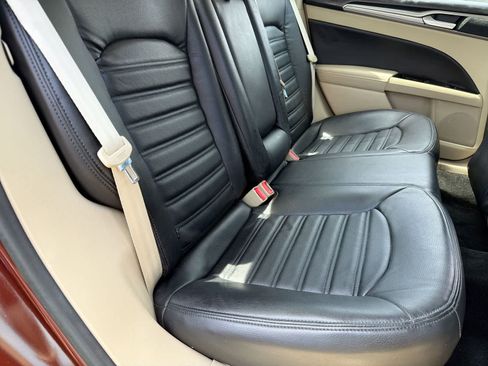 Used 2016 Ford Fusion SE FWD image 22