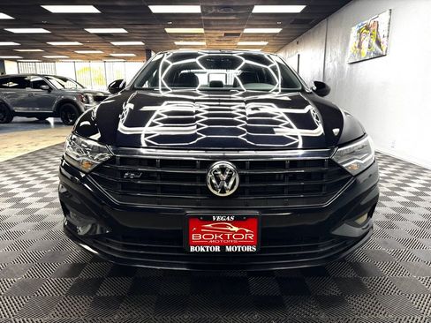 Used 2019 Volkswagen Jetta R-Line w/ R-Line Cold Weather Package FWD image 4