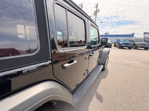 Used 2022 Jeep Wrangler Unlimited Sport AWD/4WD image 10