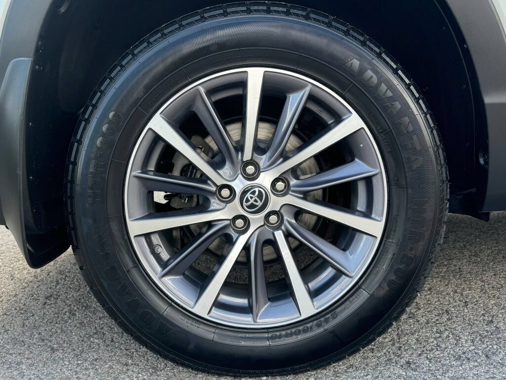 Used 2019 Toyota Highlander XLE AWD/4WD image 11