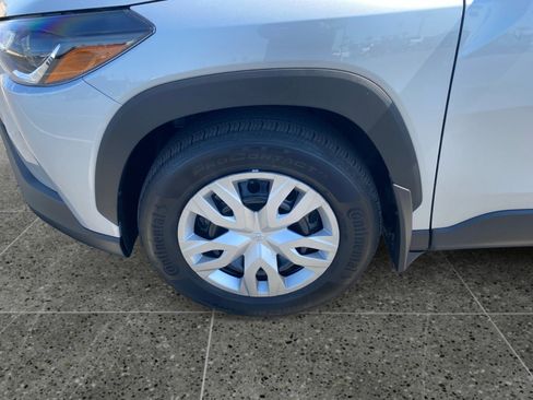 Used 2025 Toyota Corolla Cross L FWD image 14