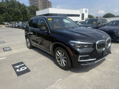Used 2022 BMW X5 xDrive40i w/ Premium Package AWD/4WD image 2