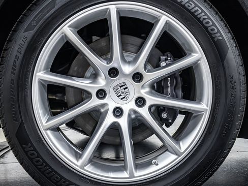 Used 2024 Porsche Cayenne image 23