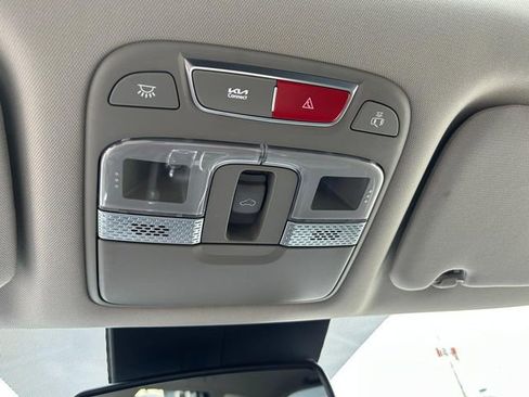 Used 2024 Kia Telluride EX w/ EX Captain's Chair Package image 25