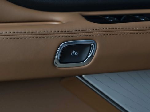 Used 2025 Lincoln Aviator Black Label AWD/4WD image 37