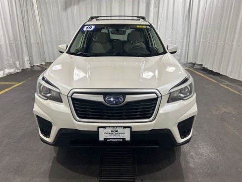 Used 2019 Subaru Forester Premium AWD/4WD image 7