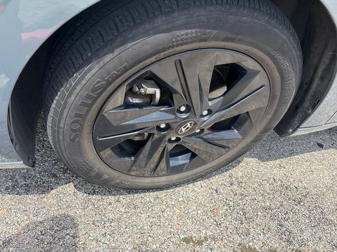 Used 2022 Hyundai Elantra SEL FWD image 9