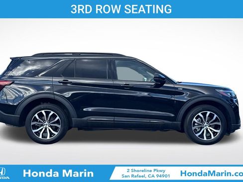 Used 2025 Ford Explorer ST-Line AWD/4WD image 4