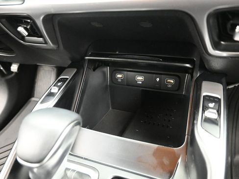 Used 2023 Kia Sorento S image 20