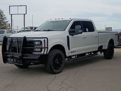 Used 2024 Ford F350 Lariat w/ Lariat Ultimate Package AWD/4WD image 11